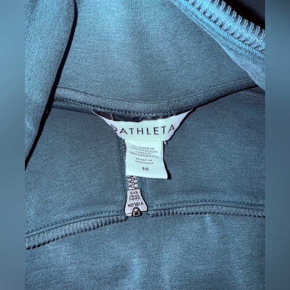 NWOT Athleta Seasoft Rib 1/4 Zip Popover Pine Green Medium - Picture 9 of 9